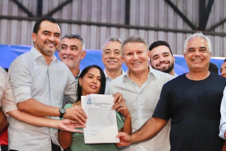 Entrega de títulos no Jardim Taquari