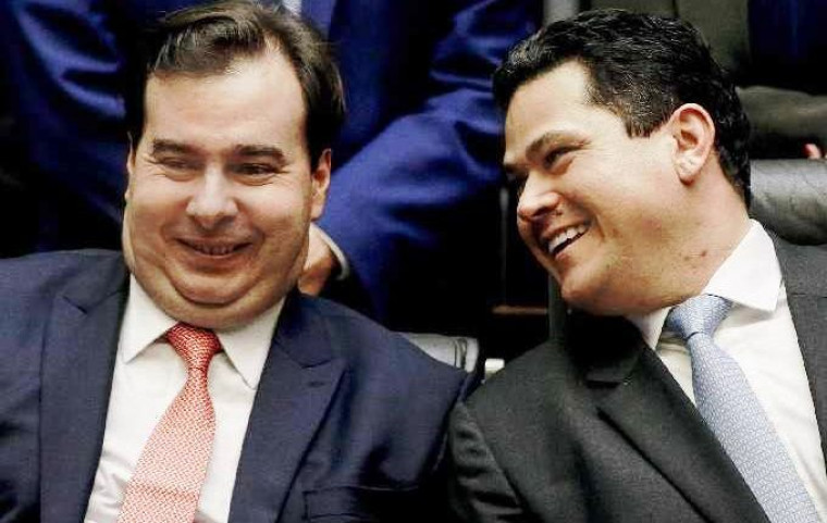 Presidentes da Câmara e do Senado não podem disputar a reeleição
