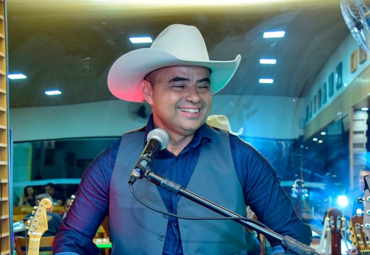 Cantor e compositor Valder Aires apresenta quatro espetáculos gratuitos em bairros periféricos