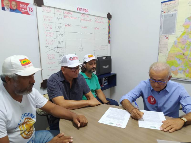 Candidato durante reunião