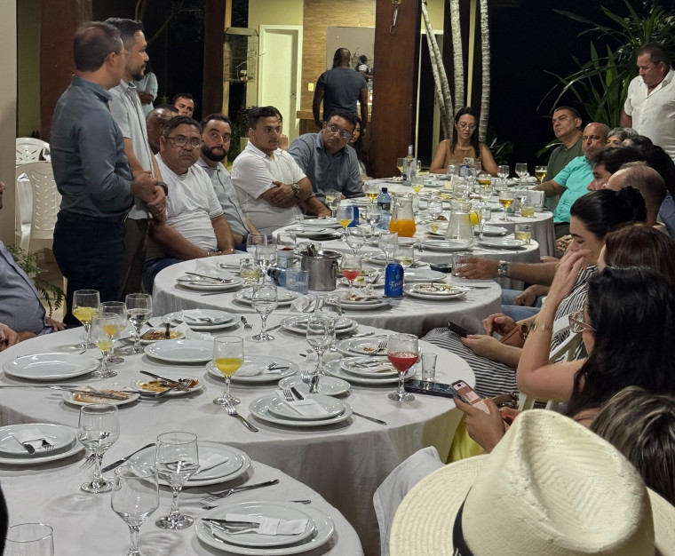 Jantar reuniu 15 vereadores na casa do presidente Max Fleury