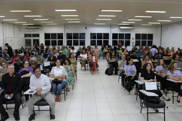 Cerimônia que reuniu docentes, discentes, egressos e servidores.