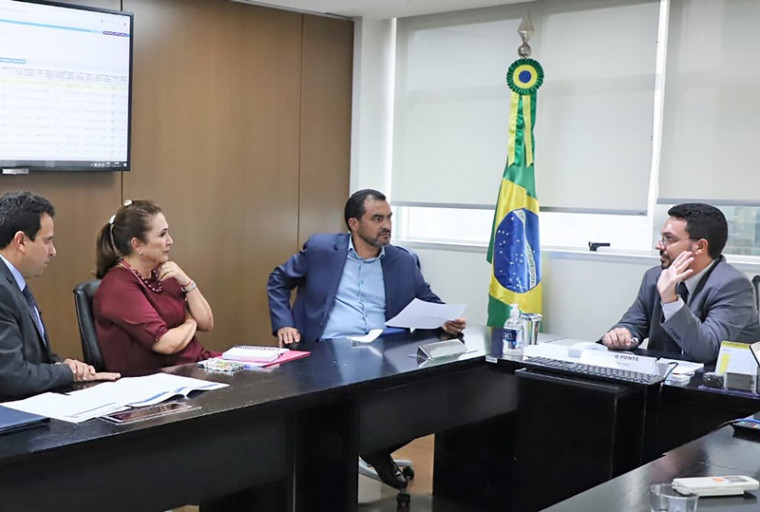 Reunião no FNDE, em Brasília
