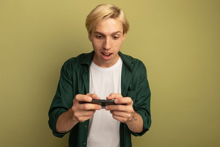 Qualquer brasileiro que tenha 18 anos ou mais já consegue acessar um site de jogos