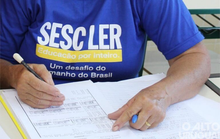 O curso tem duração de três semestres e carga horária de 1.200 horas
