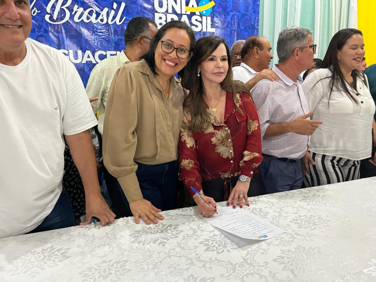 Senadora Dorinha ao lado da vice-prefeita Jô