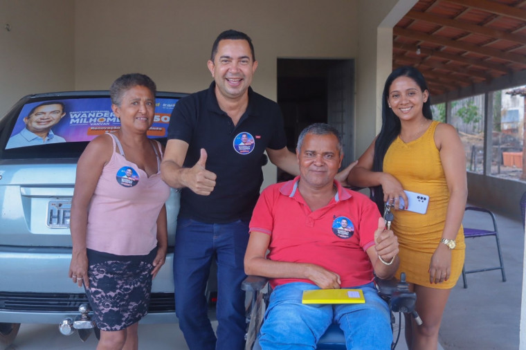 Wanderley Milhomem com lideranças na região do Bico do Papagaio