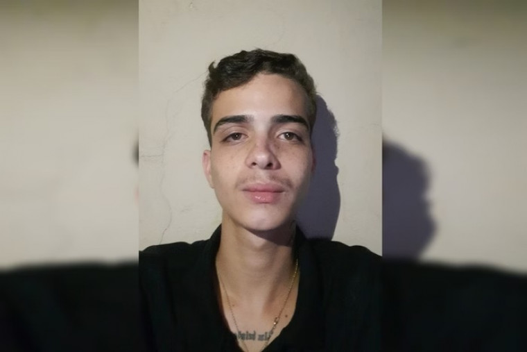 Vendedor Gustavo Lopes, 20 anos, preso por atraso em pensão alimentícia, mesmo sem ter filhos.