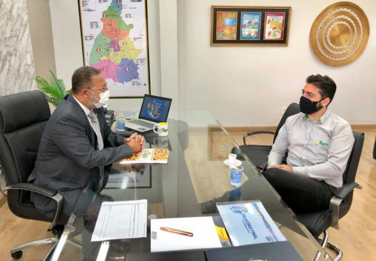 Empresário apresenta planos de expansão ao Secretário Tom Lyra
