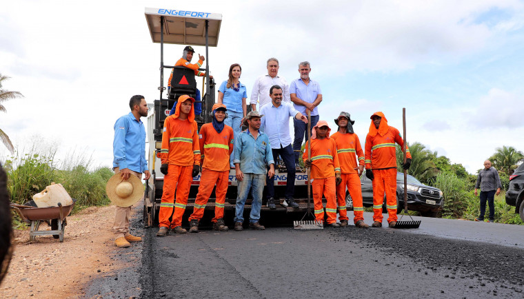 Pavimentação da TO-010 em Esperantina, no Bico do Papagaio