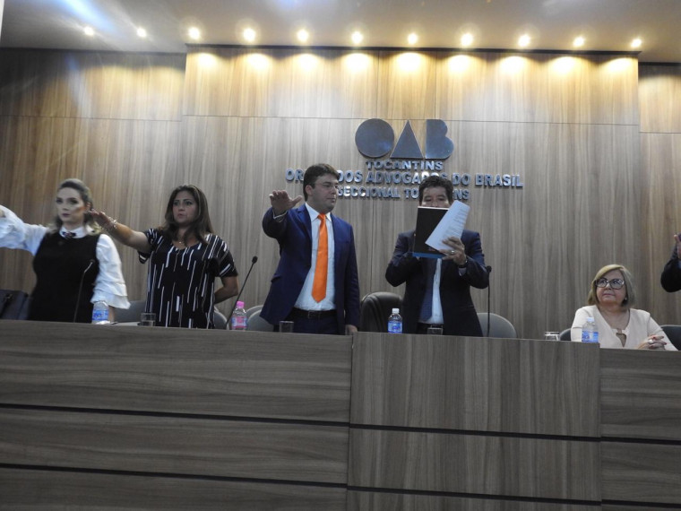 Gedeon Pitaluga faz juramento