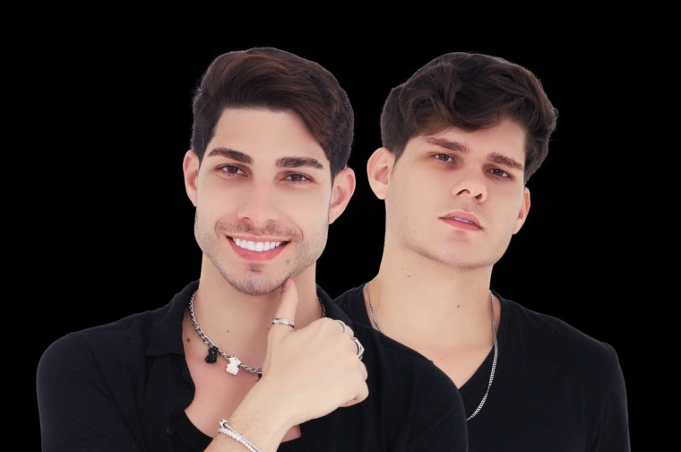 Dupla Tyago e Gabriel celebra sucesso.